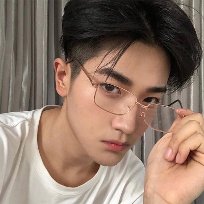 Carolin58927986's profile picture. 