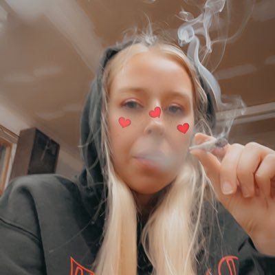 smackmemel's profile picture. 25 | NY📍 insta: mel.smacks