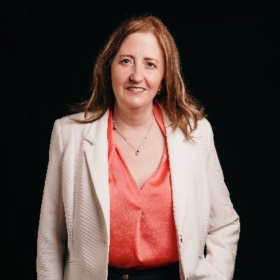 Catedrática de @CanalUGR, Codirectora @FIPGRANADA, Presidenta Asoc. Críticos Literarios Andalucía, Consejera ACE, Columnista de @ideal_diario y de @zendalibros