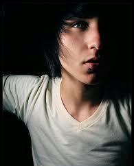 Hi im Jake / 21 / gay / :) ... tweet meeee!! I LOVE TO DRINK! :D YUM Alex E. Is my brother ...P.S. I love you :)