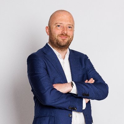 🗽Liberaal 🇪🇺 Europeaan 🇧🇪 Federalist 🦁 Klauwaard ⚛️ Geus 🎸 Rock & Metal 😈 Bibliofiel 📚 Jurist 👨⚖️ Bestuurslid https://t.co/8H3ekOQEtx 💙