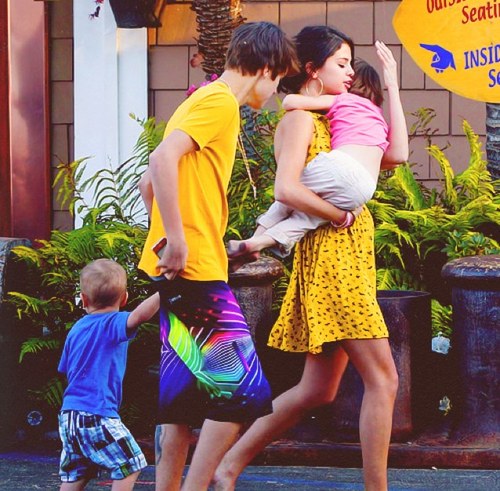 belieberswag013's profile picture. i love justin bieber and selena gomez so much they both are my role models and i love them to death