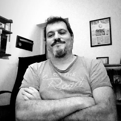 Ser que intenta pensar. Una vez logrado, intento tener pensamientos propios. A veces sale.