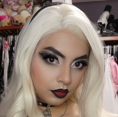 🏳️🌈🏳️⚧️ 30
18+MDNI
Lewd, Streaming, Makeup, Fashion,
Married 💍
Twitch/Insta/OF : julienighthawk