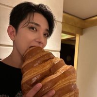 zé - ia ౨ৎ (@lovesyushin) 's Twitter Profile Photo