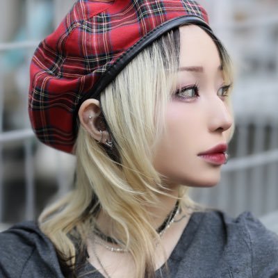 ChonHitomi76198's profile picture. ✿✿✿✿