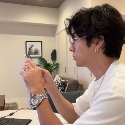開始5ヶ月で10万人達成|月収7桁|32歳会社員がインスタ副業で脱サラ→家族で沖縄移住|顔出しなしでフォロワー23万人|書籍出版一冊|元営業マン(歴9年)|東京→沖縄|一児のパパ|妻と娘と犬と猫|野球・テニス|株・不動産・野菜作り
公式LINE⇒ https://t.co/NrVF4rZR8I