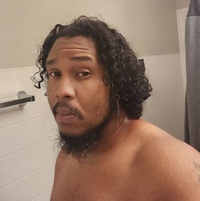I'm a chill laid back artist stoner who love to jus feel the vibes. I work take care of my chibis nd jus stay out the way
