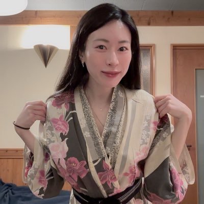 '90ノマドニアバリ島15期🇮🇩/ENFJ主人公↔︎ENFP運動家/好奇心旺盛な一人好き/カフェ/グルメ/お酒/音楽/シーシャ/温泉/サウナ/海外旅行/美容/マッサージ/読書