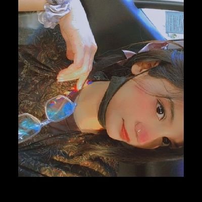 khaniqra_03's profile picture. 