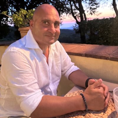 Dutch with Armenian roots! Senior Partner Account Executive Benelux and Nordics @EDBPostgres Ajax F-Side & SO Soest ! Tweets on behalf of myself.