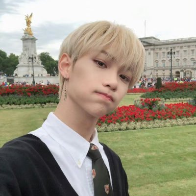 lixholic24's profile picture. 靠Felix續命😉轉發魔人～（最近工作忙不常上線～