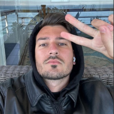 bertopadin's profile picture. 