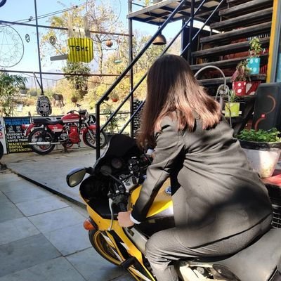 AnushkaKukreti2's profile picture. 