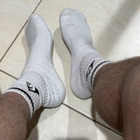 male feet size 44 (@malefeetsize44) 's Twitter Profile