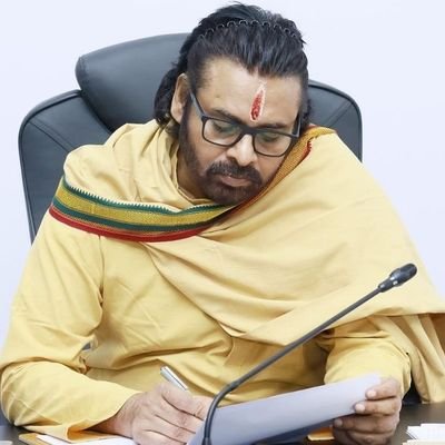 Laxmisr99198270's profile picture. 