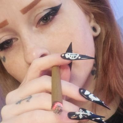 oi. names lolliipop. I stream on twitch.
https://t.co/L08s8MoEYK