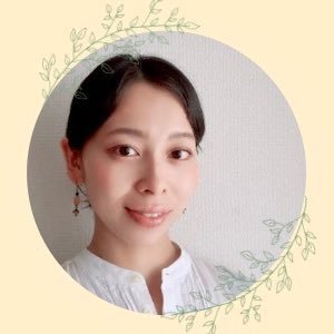 ✨笑顔で子どもと暮らしたいママへ✨看護師が伝えるPMS、生理痛改善法|少しの工夫でできる薬膳情報|生理前のイライラが酷く、子どもに怒っては自己嫌悪の繰り返し。何とかしなくてはと危機感を覚える。そんな時薬膳と出会い、心身が整い子どもと笑顔で暮らせる自分に⭐︎同じ様に悩むママを助けたい‼︎ 無料プレゼントはこちら🎁↓↓↓