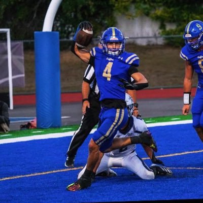 Donovan Catholic Wrestling/Football |6’0 185Lbs| SS/OLB/RB||3.5GPA|| Bench 315 squat 355 deadlift 475
