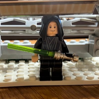 u2r9143's profile picture. 関西でおきらくに生きてる男子学生★/LEGO/映画(MCU・SW)/落語/ ゲーム/ドズル社🍌⛄️/動画編集/blender