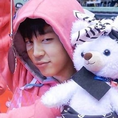 jmiwrld's profile picture. it’s the yoncé groove ☆