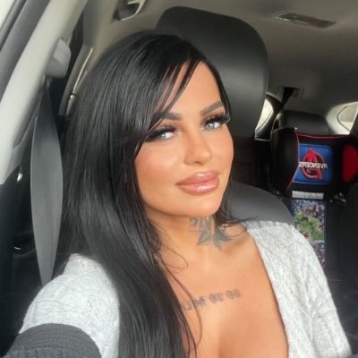 My spicy page is only $3 come speak to me I need a new BF taking applications 🙊💕