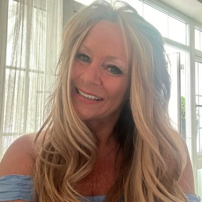 Dating agent at https://t.co/EBD6pFxQt9. 🩵real names and real faces 🩵where the good people go to find a genuine connection no fake profiles 🩵