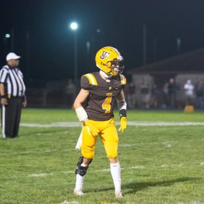 AustinMast6's profile picture. class of 25 | 5’11 , 160lb | WR/CB | 235 bench 405 squat 235 power clean |