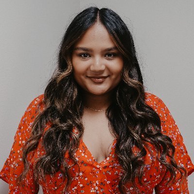 23 | YA romance + fantasy writer | 🇨🇦🇬🇾 | rep'd by @UwestenderPhD @triadaus