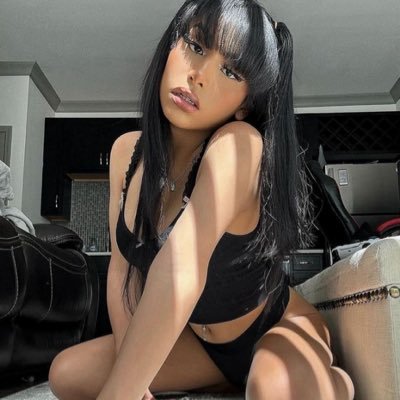 Hot sexy trans girl 🥵 Dm for FaceTime Dropbox Meetups content 18+ only 🥰
