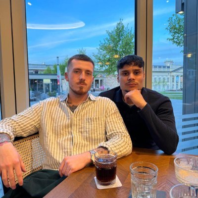 RaGeQuitx2's profile picture. Somos dos chavales apasionados por los videojuegos y el buen humor. Aquí encontrarás gameplay Streams diarios de muchos juegos!
Encuéntranos en KICK y youtube