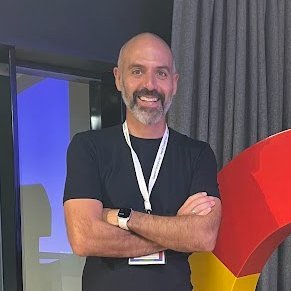 Consultor SEO y Marketing con IA. Especializado en Medios de Noticias. Profesor de Marketing Digital - Founder @evisos - Google Partner y Diseñador Gráfico