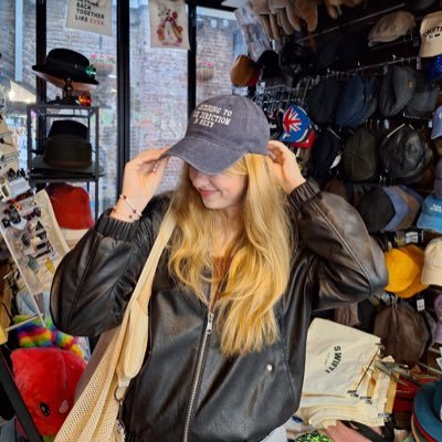 Stardustnr1fan's profile picture. | ˚˖✧ The Car lover | going back to 5/05 ✩ |