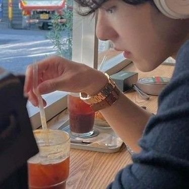 Quillylyy's profile picture. Hey