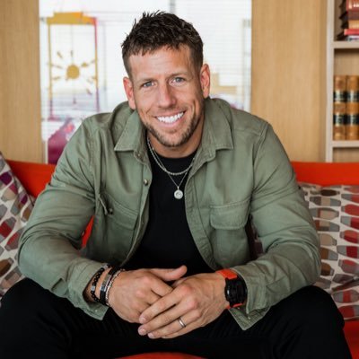 🇬🇧 CEO Immortal Media. Love England, Music & Pizza. Need Some Motivation Check Out My YouTube Channel https://t.co/1AGznr2VDw