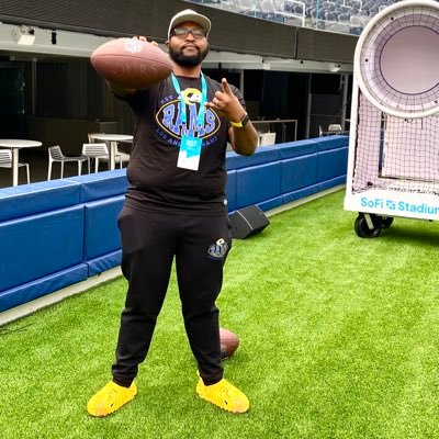 Just your average black man with a slight Polo addiction. Fluent in Sarcasm. Rams fan in Commie country 🤘🏾From the state with the greatest flag PG made me 😜