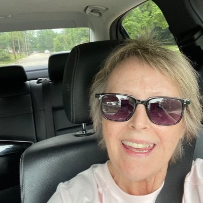 ThatsItRtThere's profile picture. Retired Professor TRUTH TELLER ANTI GOP djt IT’S BILLIONAIRES FUCKING U OVER NOT OTHERS WHO R STRUGGLING STOP VOTING 4 GOP/MISOGYNY CULT #TeamPelosi