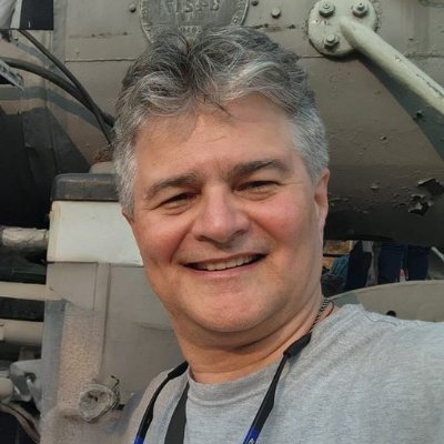 Carioca, flamenguista, apoiador da Operação Lava Jato, amante da boa música (principalmente o bom e velho Rock & Roll) e dessa Cidade Maravilhosa!