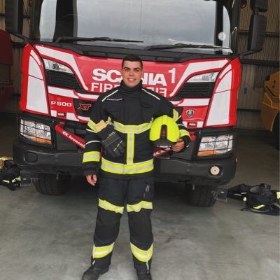 Aviation Firefighter👨🚒 Wolves fan from Rotherham 🐺
