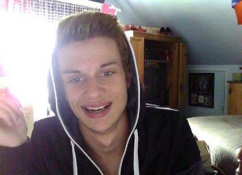 NdGresh's profile picture. Twitter is better than I thought! Just your average guy loving life, and performing as a drag queen. Yes, you heard right! :)