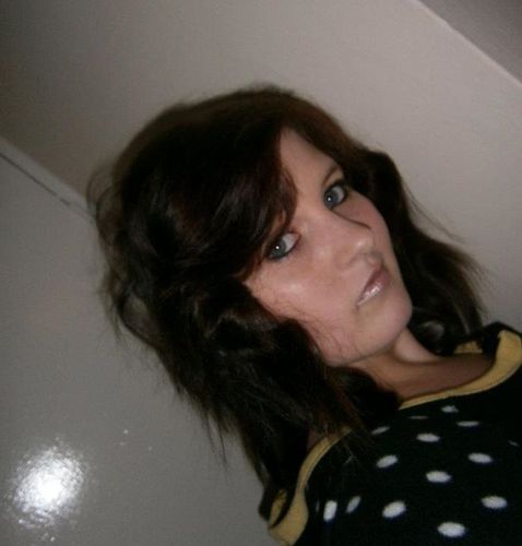 Hey im stephii, 22yrs old :) wna know more tweet me :D