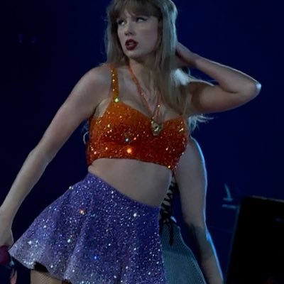 I was there when Taylor Swift played a 1989 mashup on my birthday and I haven’t recovered