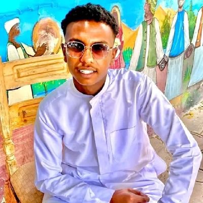 يحتاج الإنسان أحياناً إل الصمت حتى وهو بمفرده.🖤