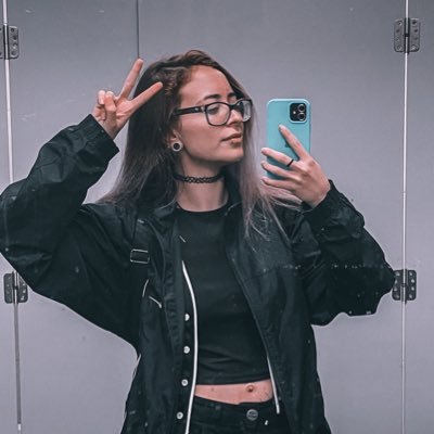 Onnebaka's profile picture. Con las defensas tan bajas como mi autoestima