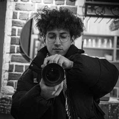 Allah’ın bir kulu. Dünyayı vizörden seyreder. Videographer/Cinematographer. Bir derdim var bin dermana değişmem. İÜ RTS’21