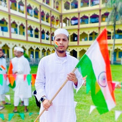 ShahabU66638971's profile picture. Alhamdulillah for everything ♥️🕋♥️
Kyon rote Hain log Mohabbat ki yad mein 
Zindagi Jannat ban jaati agar itni aansu Ishq e khuda mein Baha te