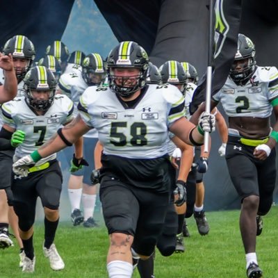 willmcculloug98's profile picture. DT @ Quintie Skyhawks 🦅