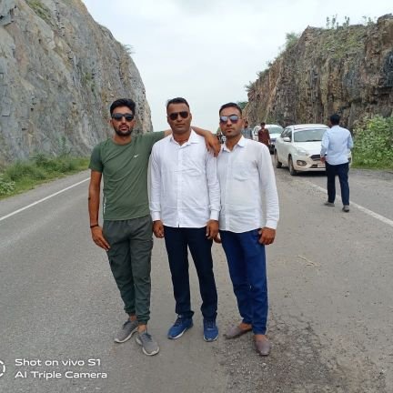 गांव का देशी🙋♂️ बाळक् । खेती-बाड़ी🌱 आपणो कारोबार । साफ- सुथरा विचार 💬।
#Nfu #rj37
लिमिट' पुरी होते ही #Follow करो सबको #followback मिलेगा 💯💯