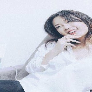 RosieGrace35000's profile picture. 