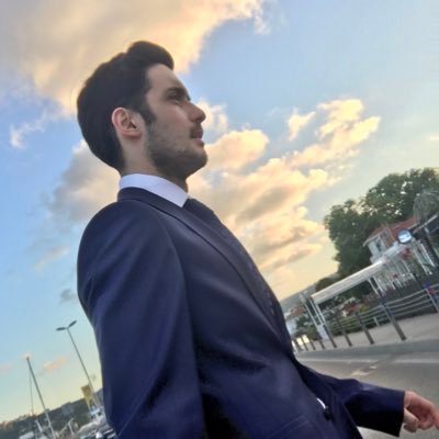 Sadece işiniz düştüğünde değil, Dişiniz düştüğünde de beklerim. Phd / Prosthodontics